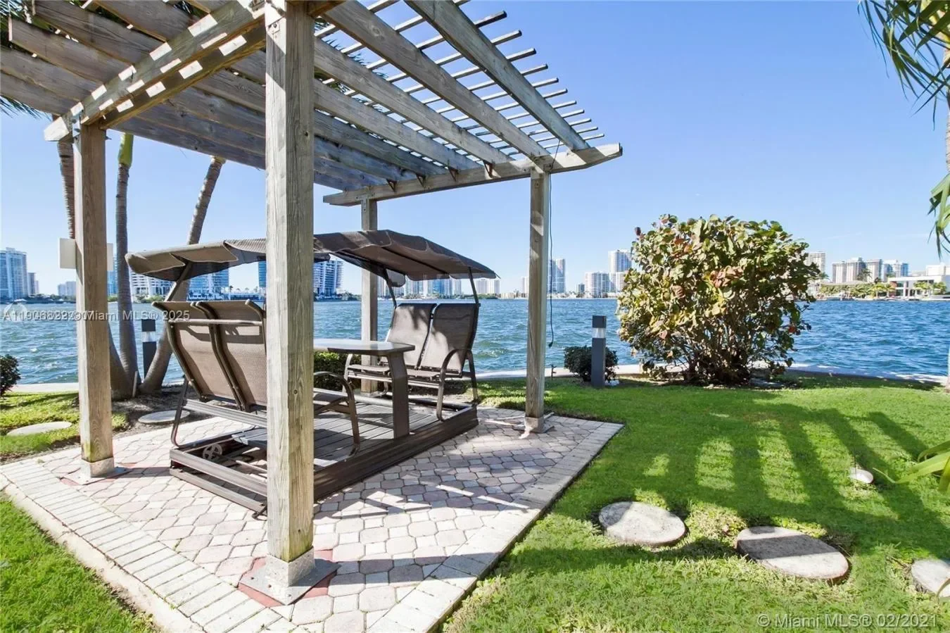 18260 N Bay Road , Sunny Isles FL 33160, Golden Beach, Florida, United States. - Photo 15