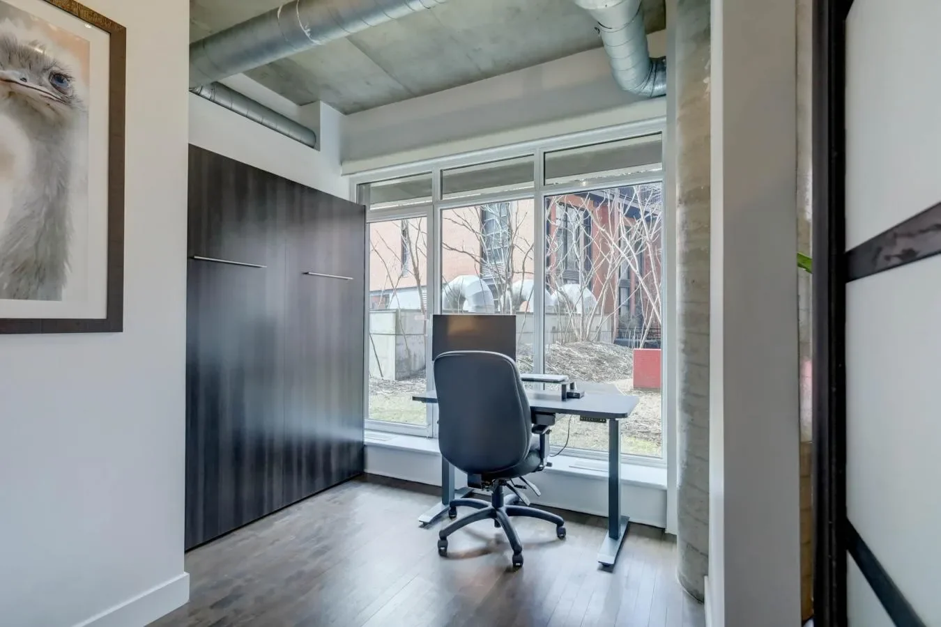 555, Rue de la Commune Ouest, Montréal, Quebec, Canada. - Photo 22