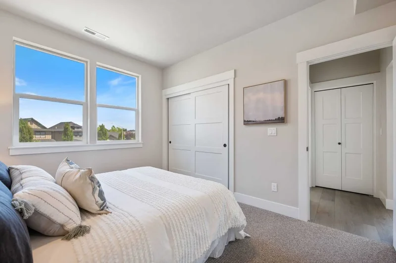 20536 NE Empire Avenue , Bend, OR 97701, Bend, Oregon, United States. - Photo 8