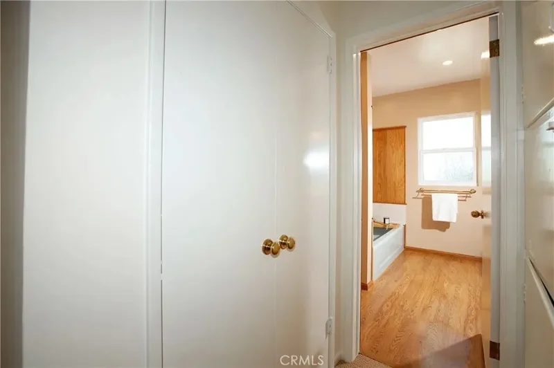 5166 Finehill Avenue, Glendale, California, United States. - Photo 23