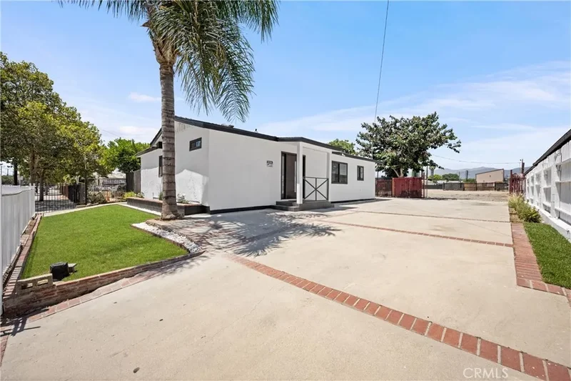 1163 E Mission Boulevard, Pomona, Ca, 91766