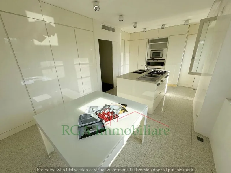 Viale Vittorio Emanuele ii, Bergamo, Lombardy, Italy. - Photo 6