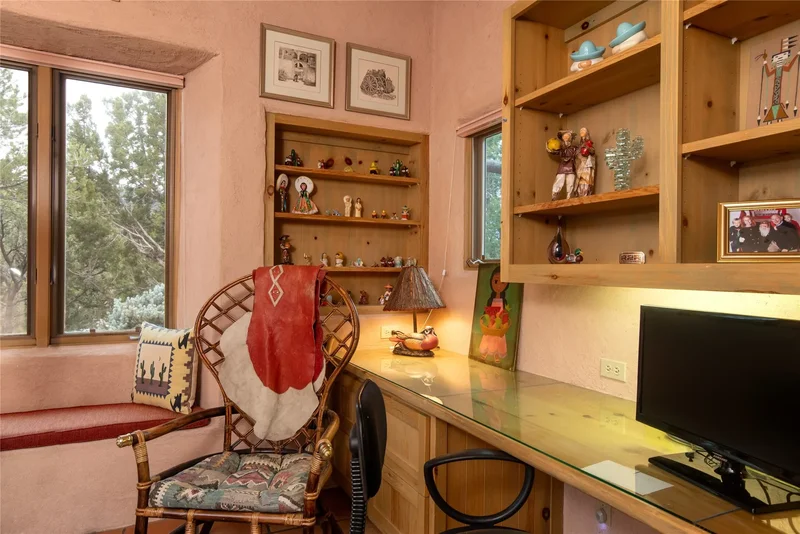 870 Paseo de Don Carlos, Santa Fe, NM 87501, Santa Fe, NM, United States. - Photo 57