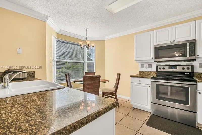 371 SW 190th Ave, Pembroke Pines, FL 33029, Miramar, Florida, United States. - Photo 14