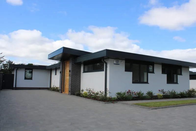 4 bedroom Detached Bungalow for sale in Meriden