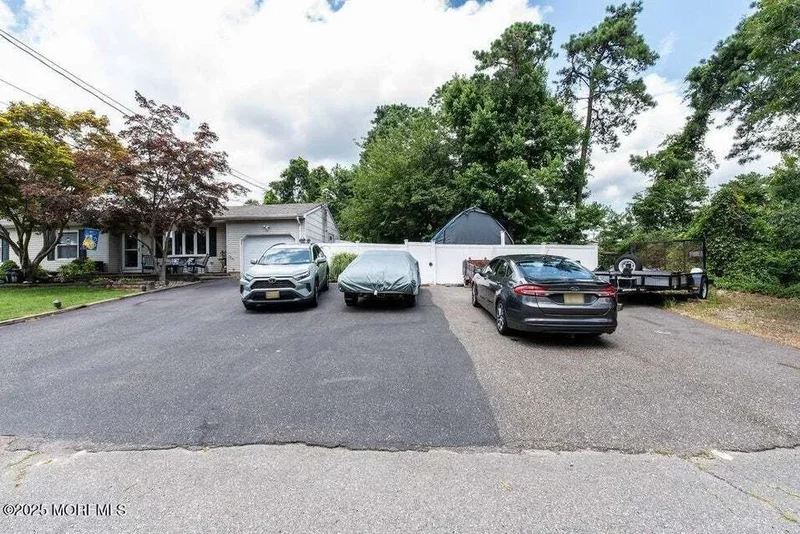 3 Bedrooms Single Family Detached