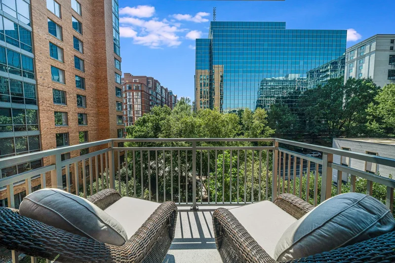 2000 Clarendon Boulevard, Arlington, Va, 22201