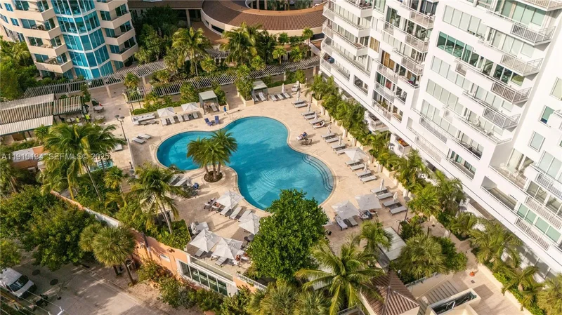400 S Pointe Dr 2310, Miami Beach, Florida, United States. - Photo 37
