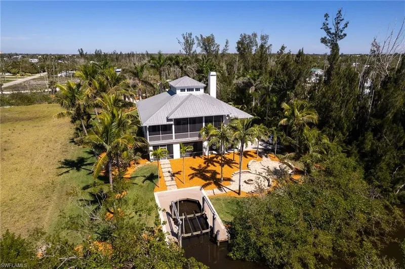 18481 Pioneer RD, Fort Myers, Florida, United States. - Photo 12