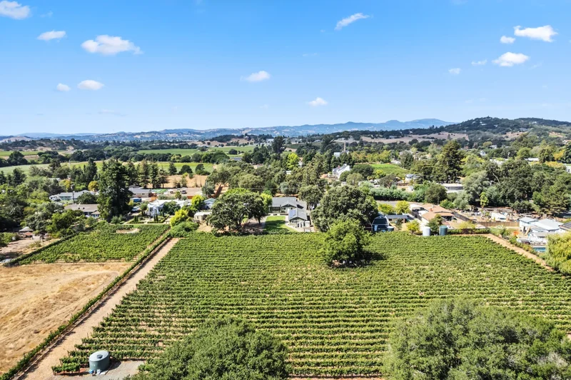 1022 Berry Lane , Napa, CA 94558, Napa, California, United States. - Photo 47