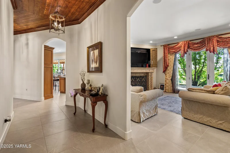 305 Mountain Shadows Pl, Yakima, WA, 98908, USA, Yakima, Washington, United States. - Photo 15