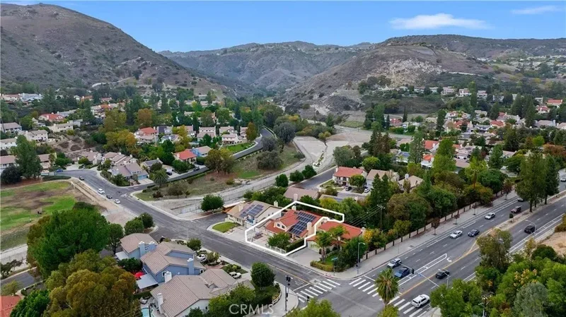 24411 Highlander Road, Bell Canyon, California, United States. - Photo 2