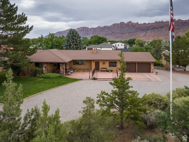 2720 BENCH RD E, Moab, Utah, United States. - Photo 3