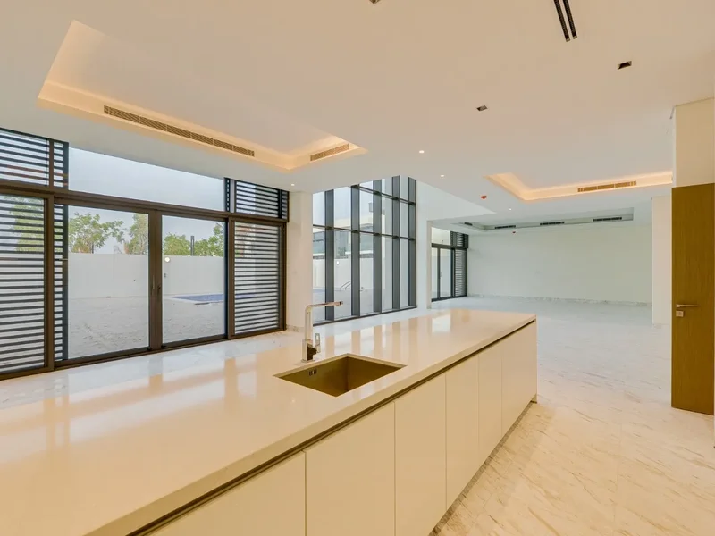 6 Bedroom | On The Lagoon | Gated Community