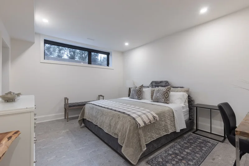 540 Patricia Dr, Oakville, ON L6K 1M2, Canada, Oakville, Ontario, Canada. - Photo 40