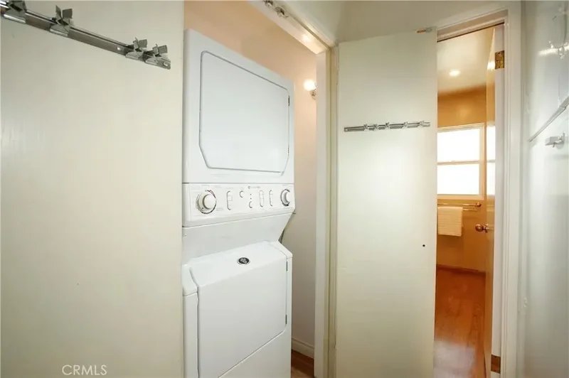 5166 Finehill Avenue, Glendale, California, United States. - Photo 24