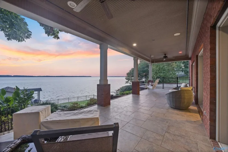 Premium Lake Life living on Wheeler Lake