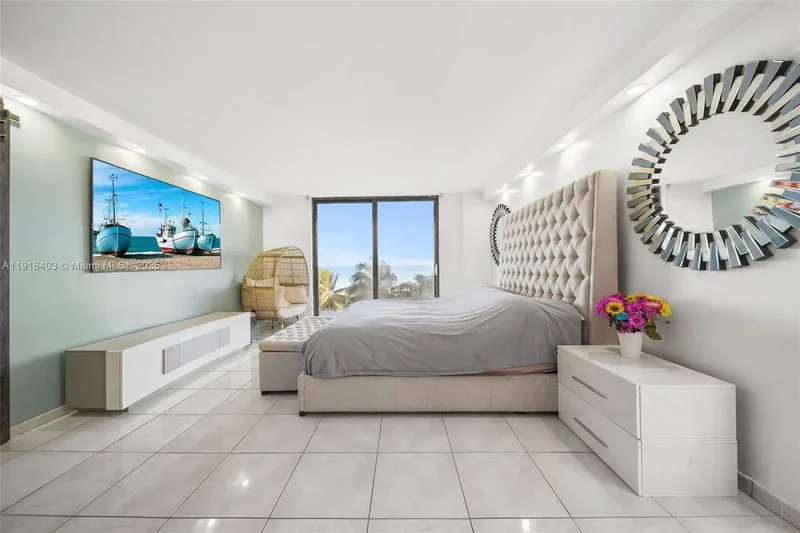 6061 Collins Ave 5F, Miami Beach, Florida, United States. - Photo 17