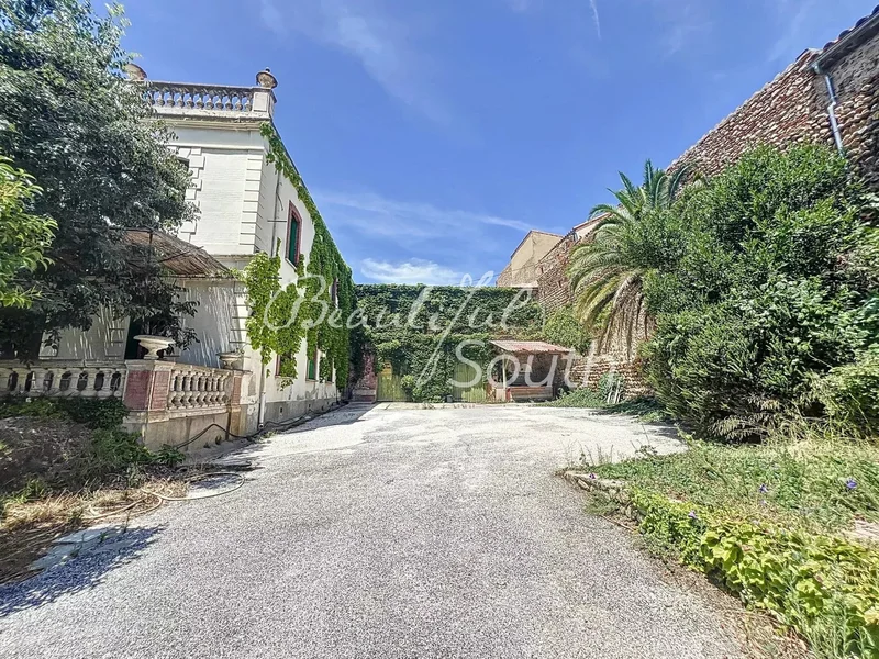 Perpignan, Occitanie, France. - Photo 12