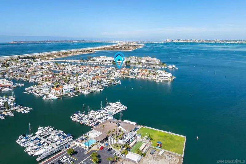 25 The Point, Coronado, California, United States. - Photo 17