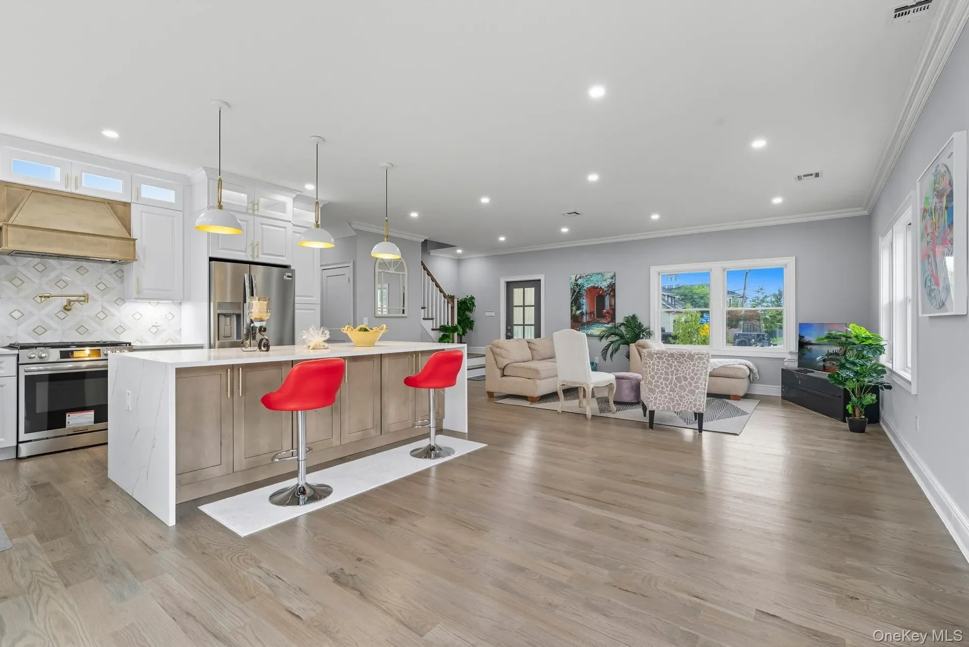 7 S Bay Avenue, Bay Shore, NY 11706, Bay Shore, New York, United States. - Photo 6