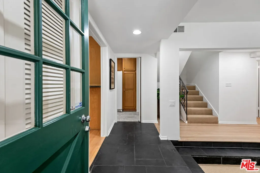 1247 N Bundy Drive, Los Angeles, California, United States. - Photo 28