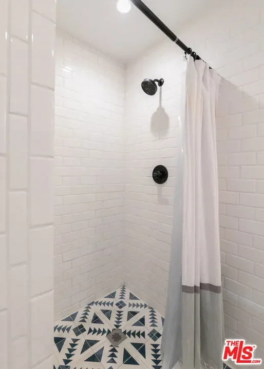 2415 8th Avenue, Los Angeles, California, United States. - Photo 26