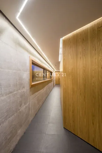 Gallery photo 6