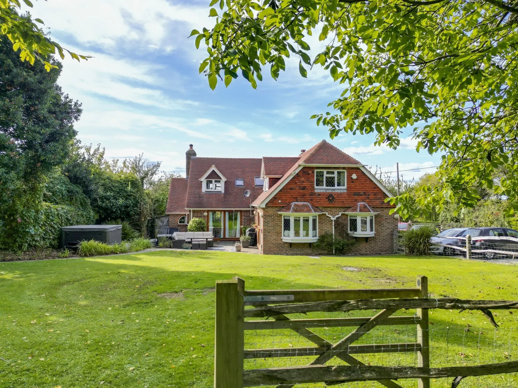 Small Dole, Henfield, Henfield, England, United Kingdom. - Photo 11