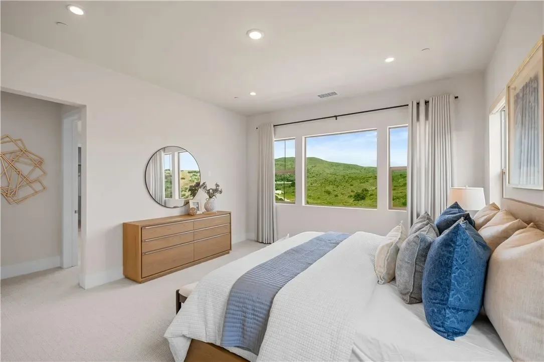 122 Mossvine, Irvine, California, United States. - Photo 18