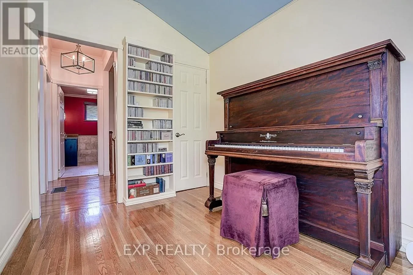 62 KEMPSELL CRESCENT, Toronto, Ontario, Canada. - Photo 4