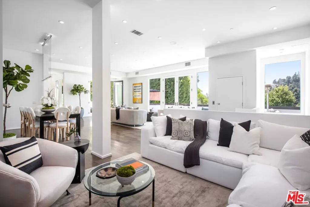 1642 Lindacrest Drive, Beverly Hills, California, United States. - Photo 11
