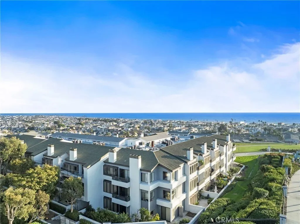 200 Paris Lane 111, Newport Beach, California, United States. - Photo 14