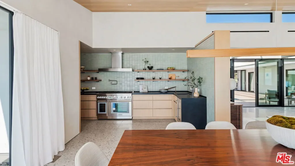 31388 Broad Beach Road, Malibu, California, United States. - Photo 59