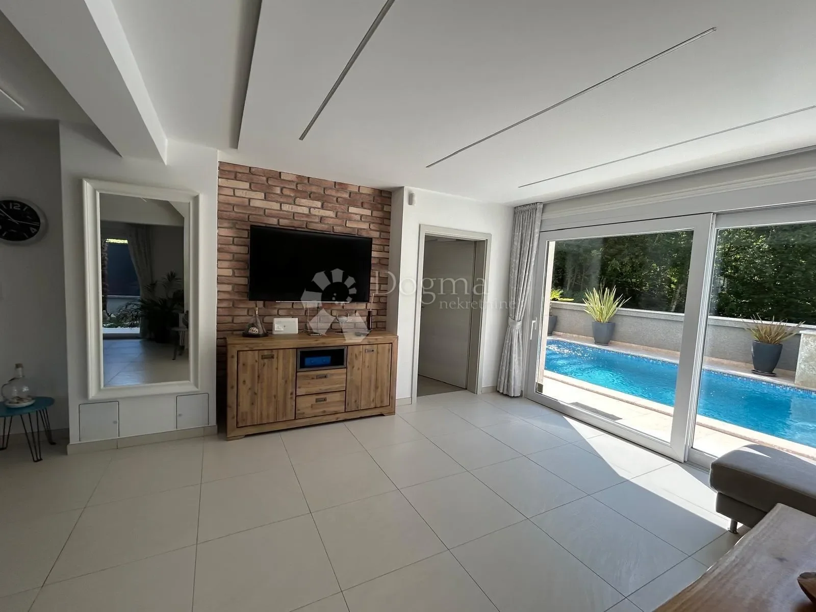 Gallery photo 1