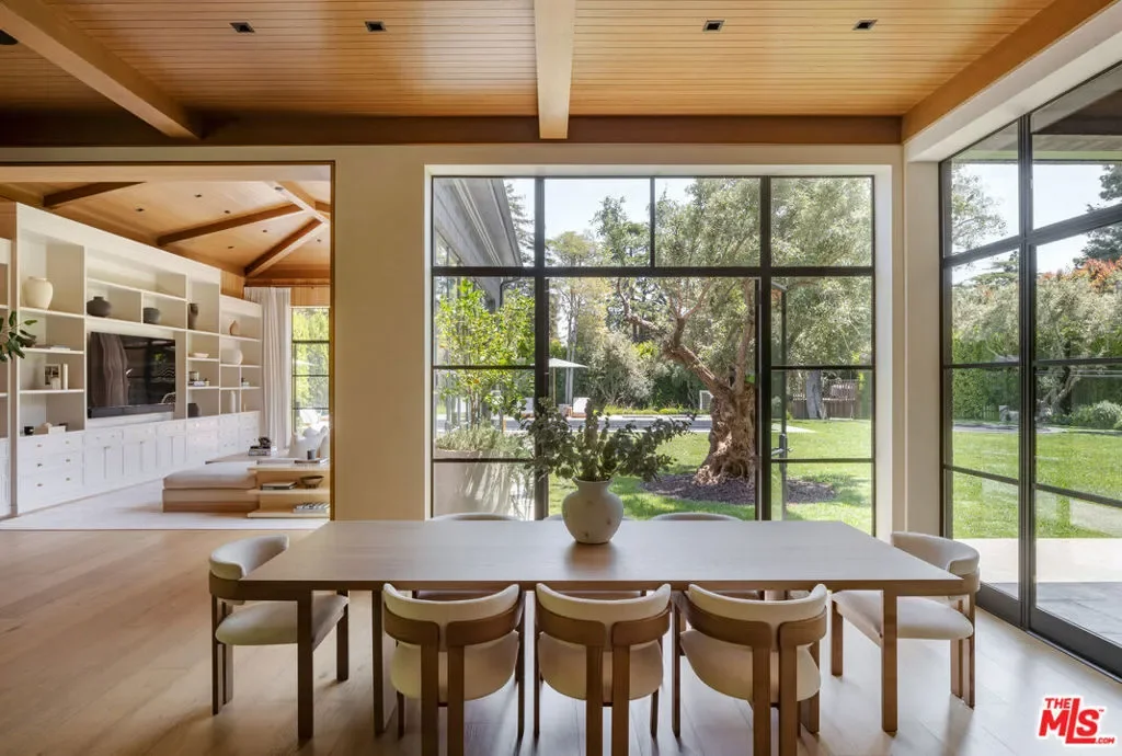 250 S Rockingham Avenue, Los Angeles, California, United States. - Photo 11