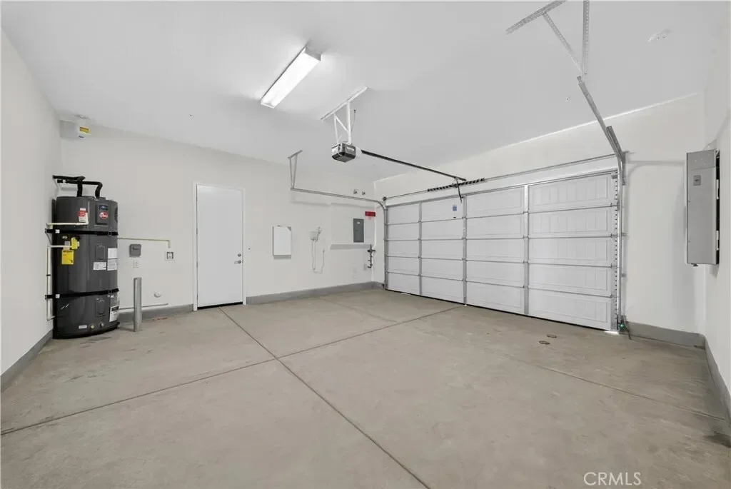 21219 Currant Ct, Los Angeles, California, United States. - Photo 31