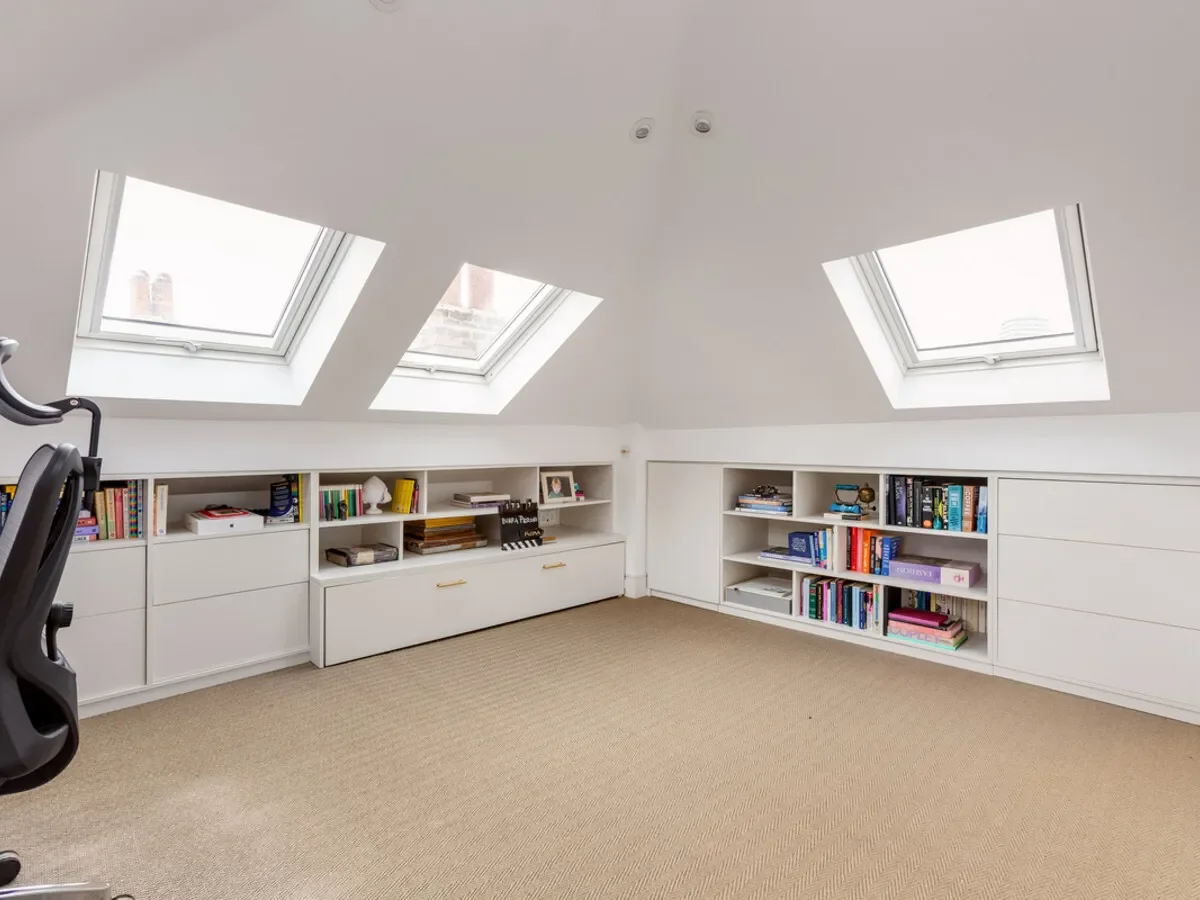 Henning Street, London, SW11, London, England, United Kingdom. - Photo 4