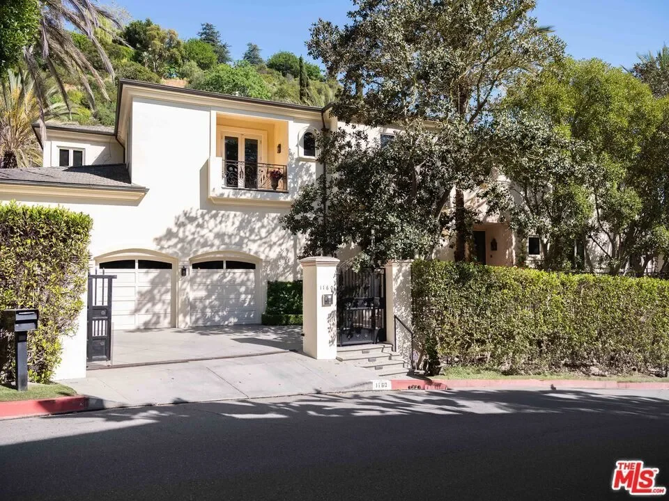 1160 Chantilly Road, Los Angeles, California, United States. - Photo 24