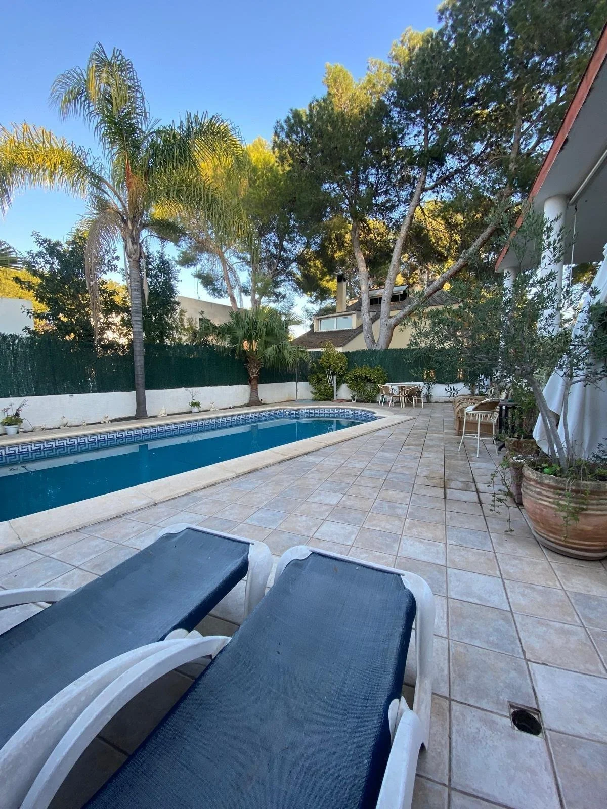 Exterior photo 5
