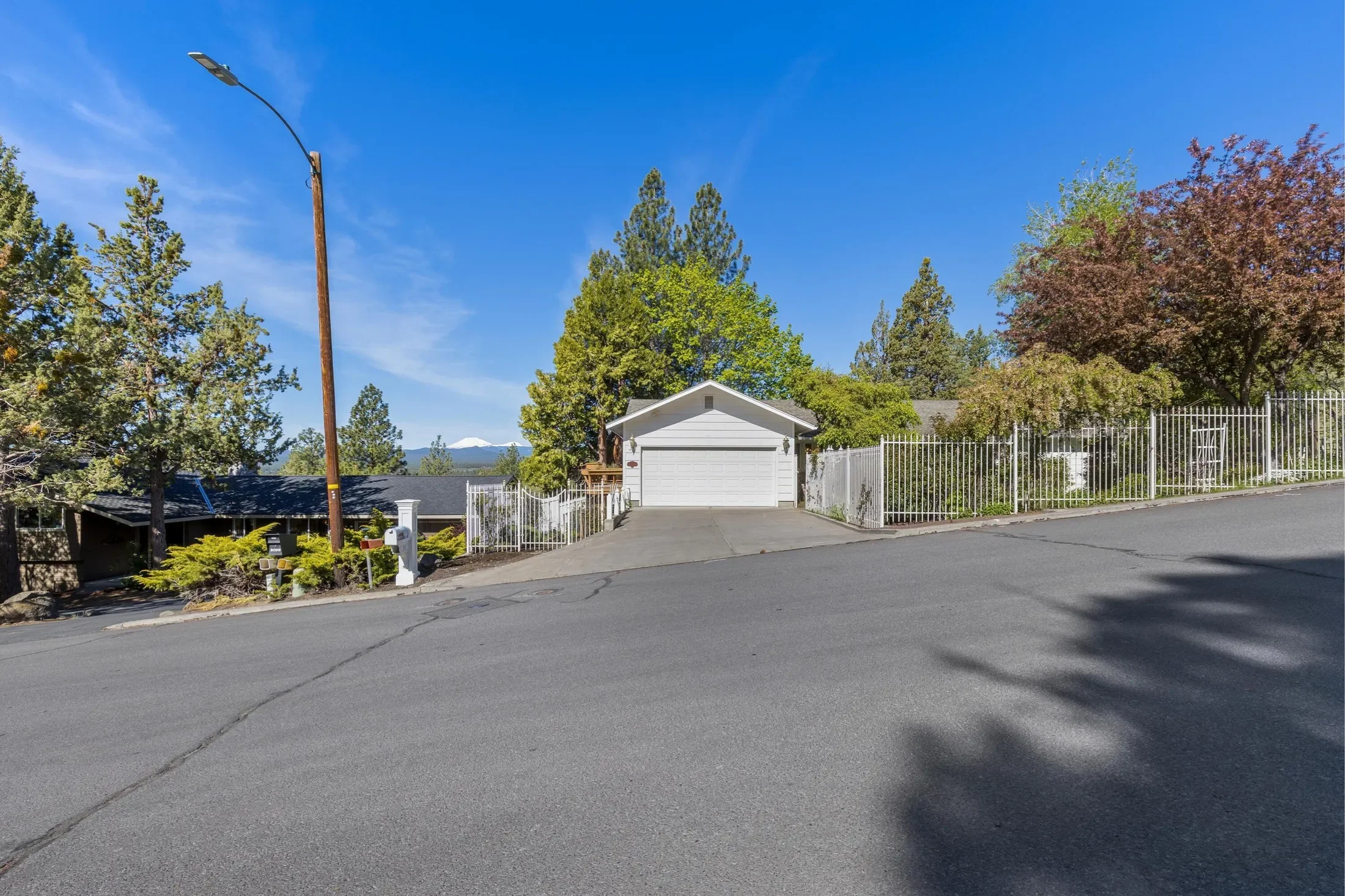 2101 NW Cascade View Drive, Bend, Oregon, United States. - Photo 3