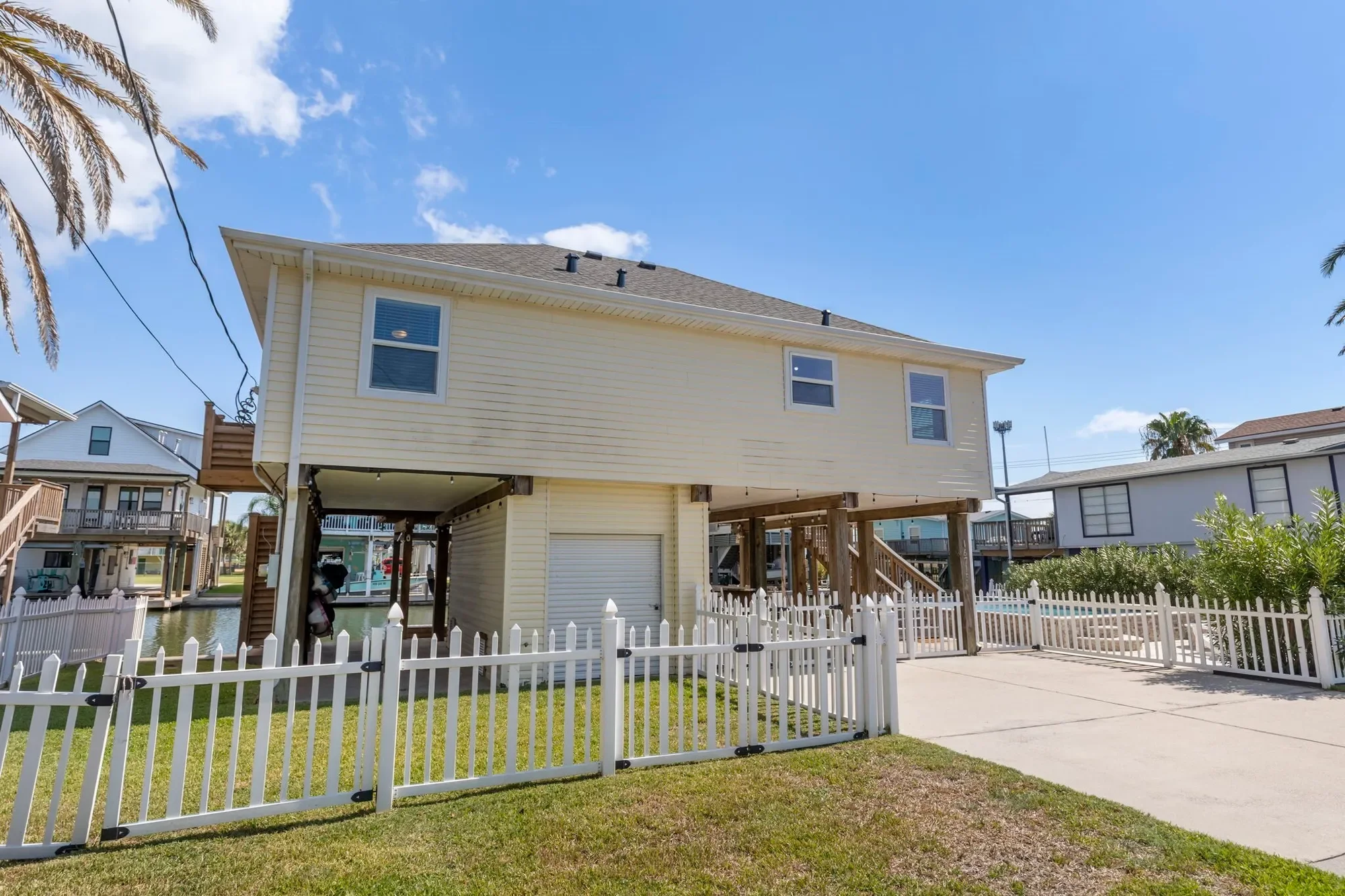 16715 Montego Way, Jamaica Beach, TX 77554, Galveston, Texas, United States. - Photo 2