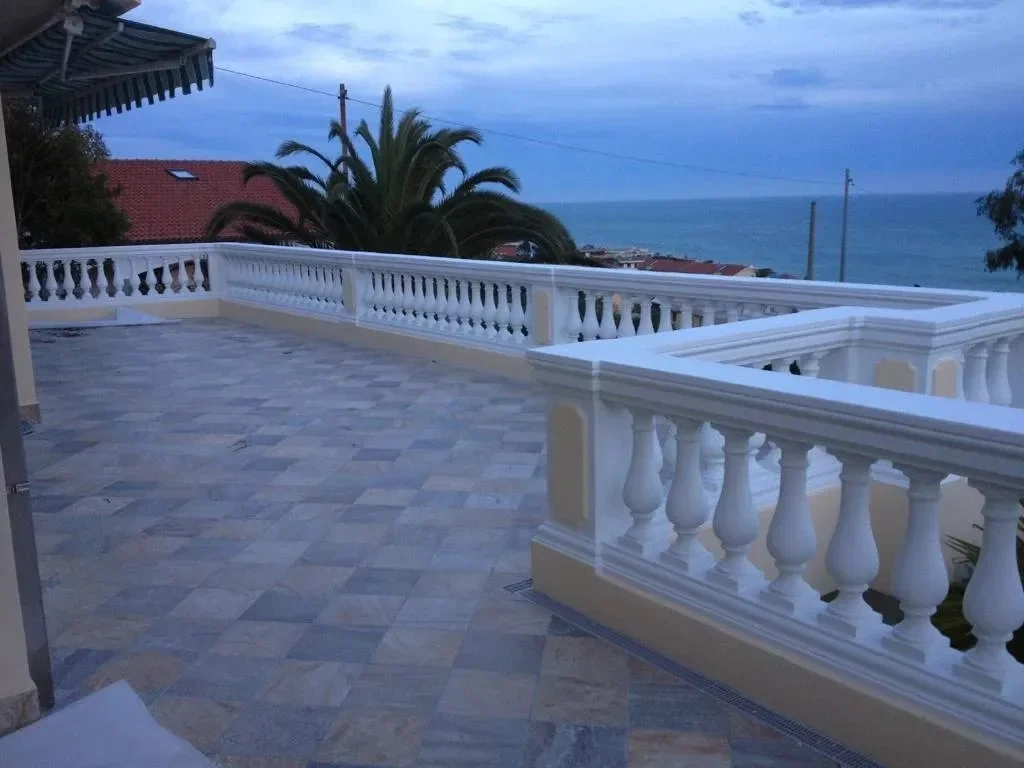 Exterior photo 7