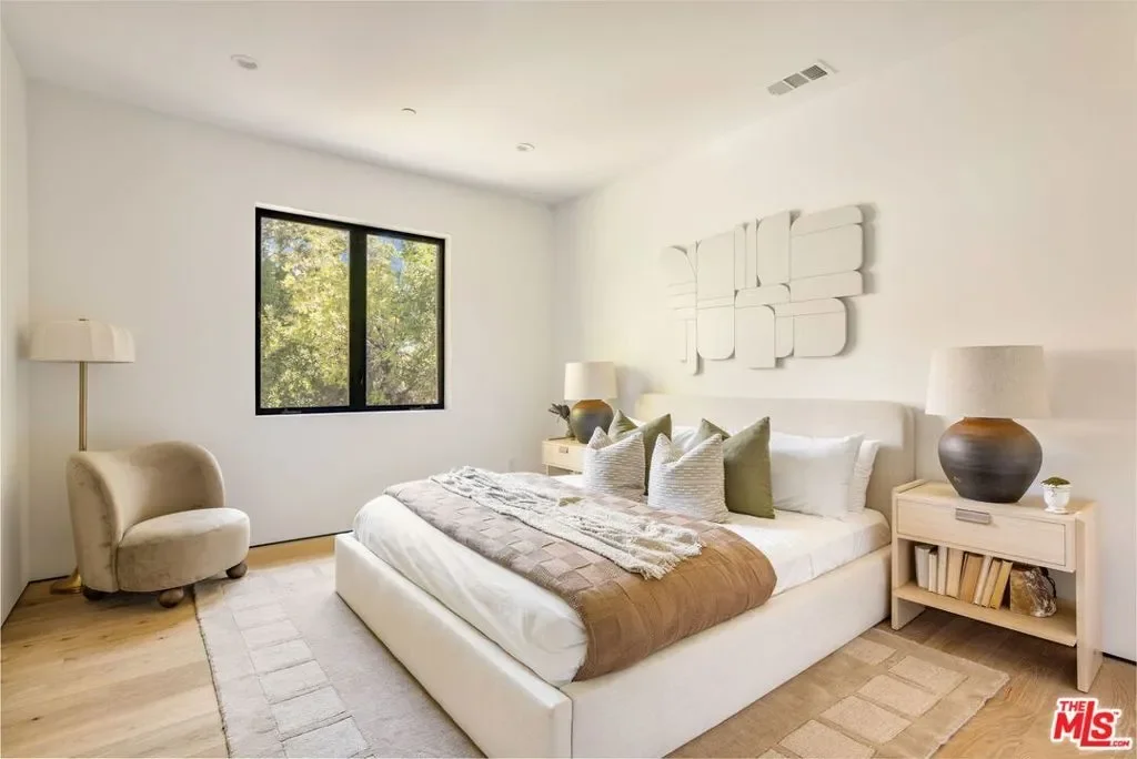 16815 Shileno Place, Los Angeles, California, United States. - Photo 30