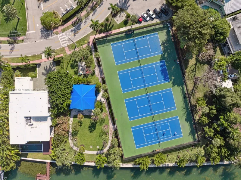 1020 S Shore Dr, Miami Beach, FL 33141, Miami Beach, Florida, United States. - Photo 18
