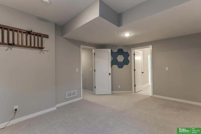18311 Patrick Avenue, Elkhorn, NE 68022, Omaha, Nebraska, United States. - Photo 33