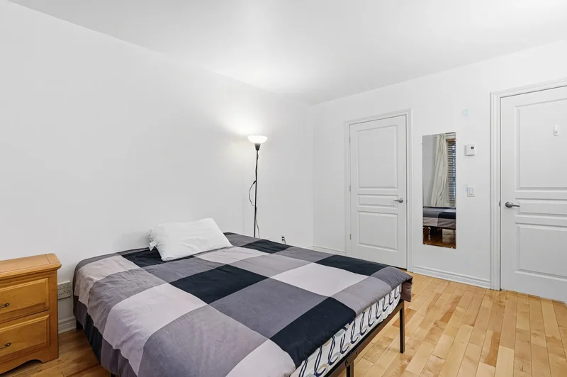 1803 Av. Glendale 102, Montréal, Quebec, Canada. - Photo 22