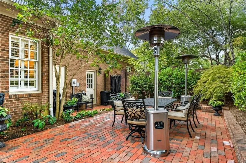 2 Saint Augustine Square, Greensboro, North Carolina, United States. - Photo 41