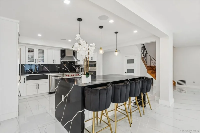 5 Valley Lane W, North Woodmere, NY, 11581, USA, Valley Stream, New York, United States. - Photo 3