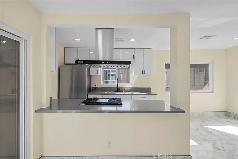 10005 Sepulveda, Los Angeles, California, United States. - Photo 32